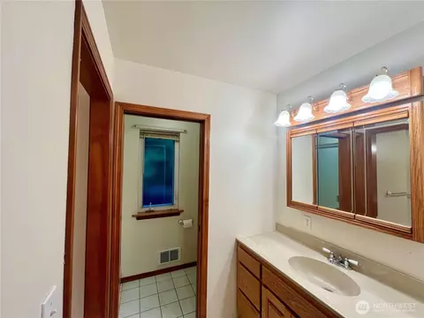 Bath - 561 Grandview Dr, Sequim, WA 98382 photo 2 of 6