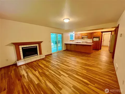 Living - 561 Grandview Dr, Sequim, WA 98382 photo 6 of 8