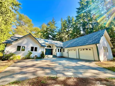 Exterior - 561 Grandview Dr, Sequim, WA 98382 photo 2 of 6
