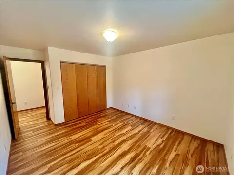 Bedroom - 561 Grandview Dr, Sequim, WA 98382 photo 4 of 6