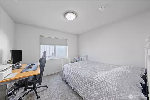 Bedroom - 812 E Casacde St, Othello, WA 99344 photo 1 of 6