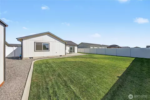 Exterior - 812 E Casacde St, Othello, WA 99344 photo 4 of 8