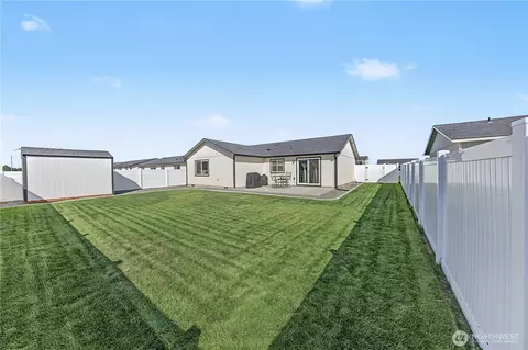 Exterior - 812 E Casacde St, Othello, WA 99344 photo 6 of 8