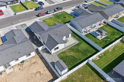 View/Area - 812 E Casacde St, Othello, WA 99344 photo 5 of 8