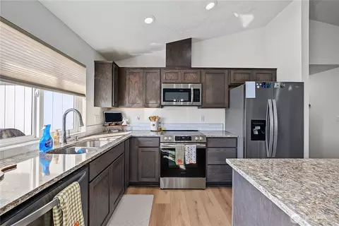 Kitchen - 812 E Casacde St, Othello, WA 99344 photo 1 of 8