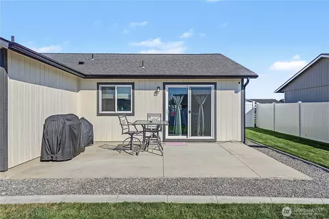 Exterior - 812 E Casacde St, Othello, WA 99344 photo 8 of 8