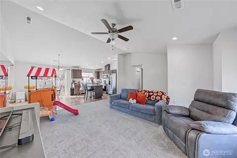 Other - 812 E Casacde St, Othello, WA 99344 photo 1 of 5