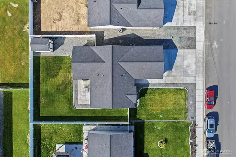 View/Area - 812 E Casacde St, Othello, WA 99344 photo 1 of 8