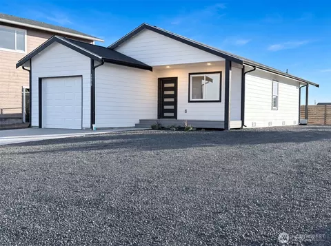 1275 Channel Ave SW, Ocean Shores, WA 98569