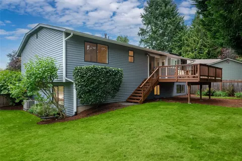 10026 NE 140th St, Kirkland, WA 98034