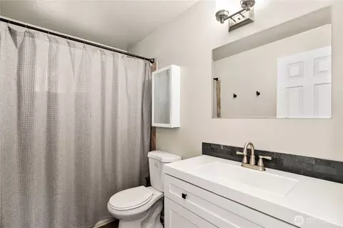 Bath - 16922 17th Ave E, Spanaway, WA 98387 photo 1 of 1