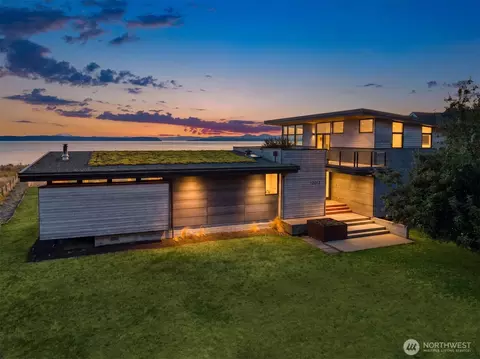 12012 NE Apple Tree Point Ln, Kingston, WA 98346