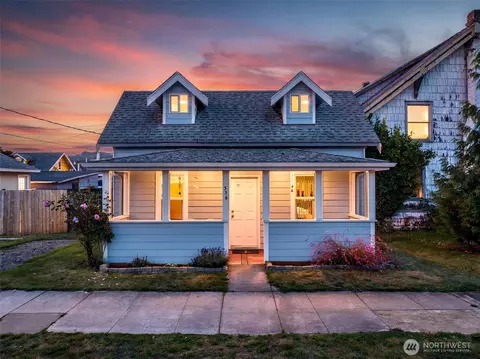 336 3rd Ave SW, Castle Rock, WA 98611