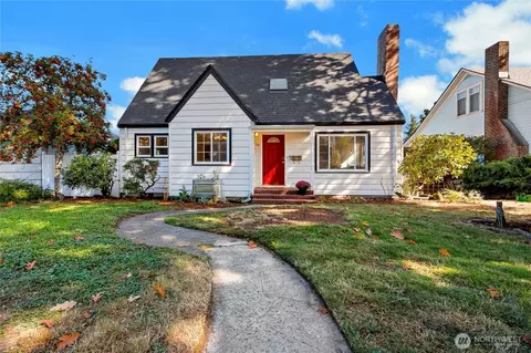 228 Rogers St NW, Olympia, WA 98502