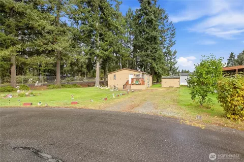 9207 221st St E #33, Graham, WA 98338