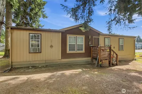 9207 221st St E #33, Graham, WA 98338