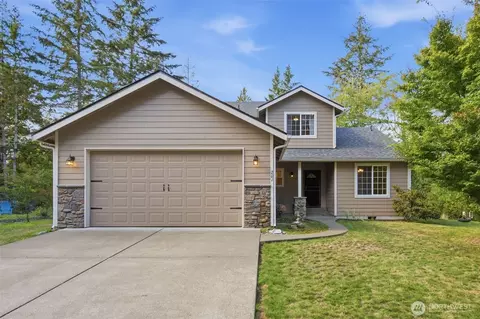 Exterior - 201 E Battles Ln, Grapeview, WA 98546 photo 4 of 10