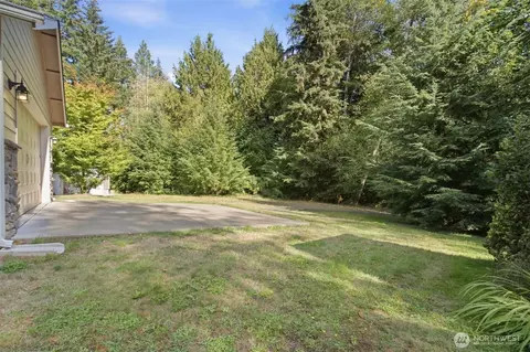Exterior - 201 E Battles Ln, Grapeview, WA 98546 photo 8 of 10