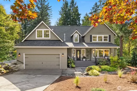 8289 New Holland Ct NE, Bainbridge Island, WA 98110