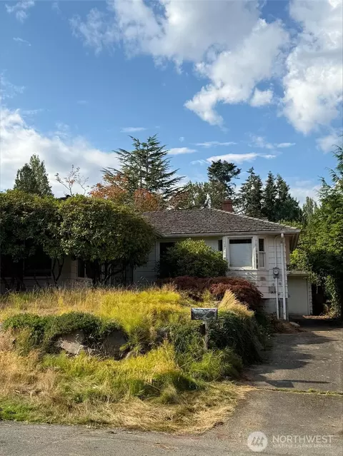2417 NW Neptune Pl, Seattle, WA 98117