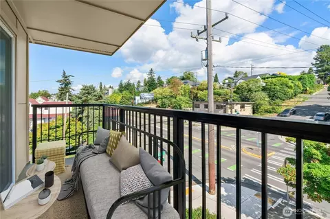 9255 Greenwood Ave N #38, Seattle, WA 98103