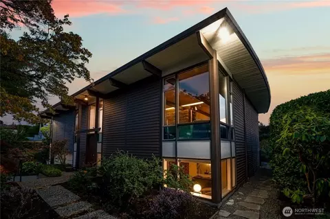 2383 NW 89th Pl, Seattle, WA 98117