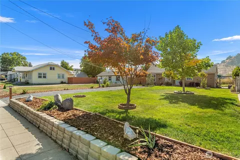 96 Fuller St, Wenatchee, WA 98801