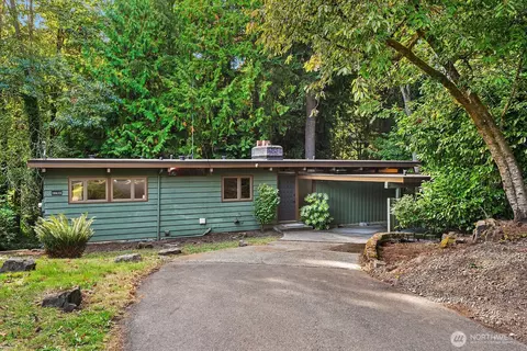 18415 51st Pl NE, Lake Forest Park, WA 98155