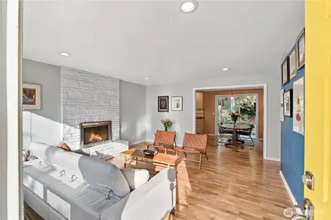 22221 92nd Ave W, Edmonds, WA 98020