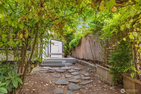 216 Madrona Way NE, Bainbridge Island, WA 98110