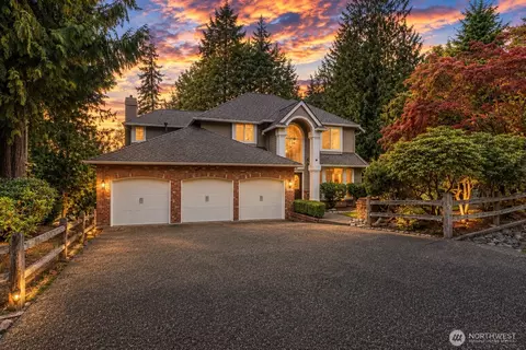 17319 213th Ave NE, Woodinville, WA 98077