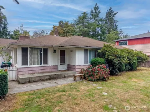 13111 Ashworth Ave N, Seattle, WA 98133