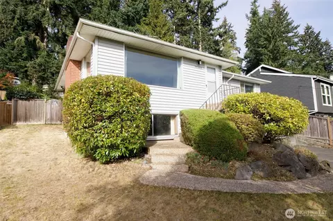 16333 Densmore Ave N, Shoreline, WA 98133