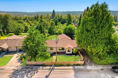 909 SW Langston Rd, Renton, WA 98057