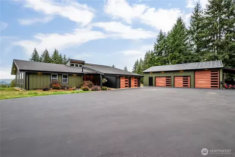 204 Vogel Rd, Castle Rock, WA 98611