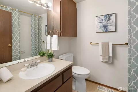 Bath - 19314 103rd Ave NE, Bothell, WA 98011 photo 1 of 4