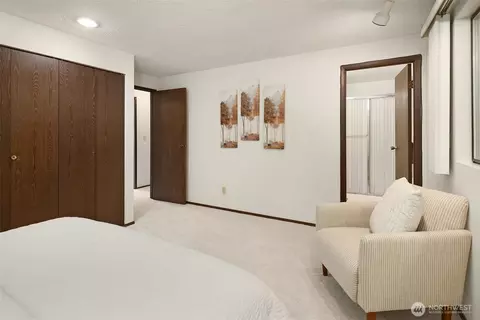Bedroom - 19314 103rd Ave NE, Bothell, WA 98011 photo 3 of 3