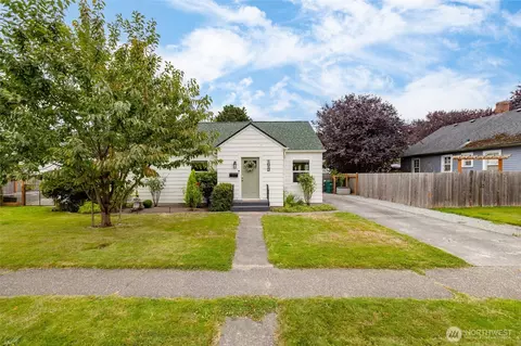 1612 Cleveland Ave, Mount Vernon, WA 98273
