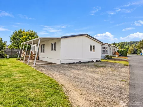 1635 W Side Hwy #6, Kelso, WA 98626