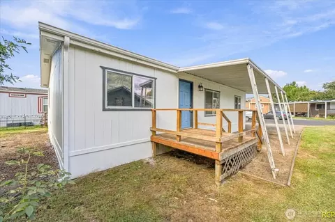 1635 W Side Hwy #6, Kelso, WA 98626