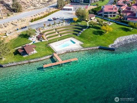 Exterior - 200 Crescent St, Chelan, WA 98816 photo 8 of 11