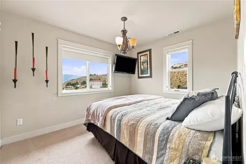 Bedroom - 200 Crescent St, Chelan, WA 98816 photo 3 of 4