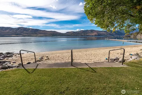 View/Area - 200 Crescent St, Chelan, WA 98816 photo 5 of 6