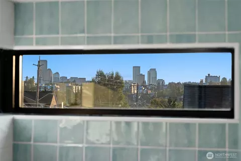 Bath - 3302 E Pine St, Seattle, WA 98122 photo 4 of 4