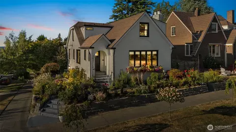 Exterior - 3302 E Pine St, Seattle, WA 98122 photo 5 of 8