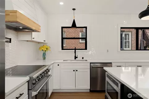 Kitchen - 3302 E Pine St, Seattle, WA 98122 photo 4 of 4
