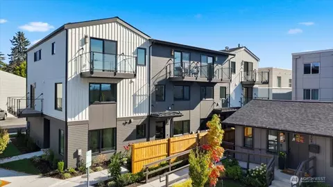 306 Daley St, Edmonds, WA 98020