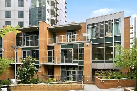 10620 NE 9th Pl #TH-6, Bellevue, WA 98004