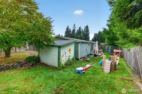 Exterior - 18303 85th Avenue Ct E, Puyallup, WA 98375 photo 6 of 9