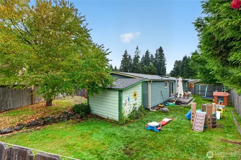 Exterior - 18303 85th Avenue Ct E, Puyallup, WA 98375 photo 2 of 9